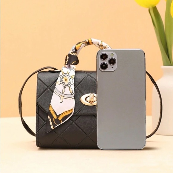 ⚠️Clearance Mini Quilted Black Crossbody Handle Bag - Picture 5 of 6